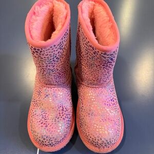 Size 4 Ugg Classic Short II Boot in Pink Rose Sparkle Suede
